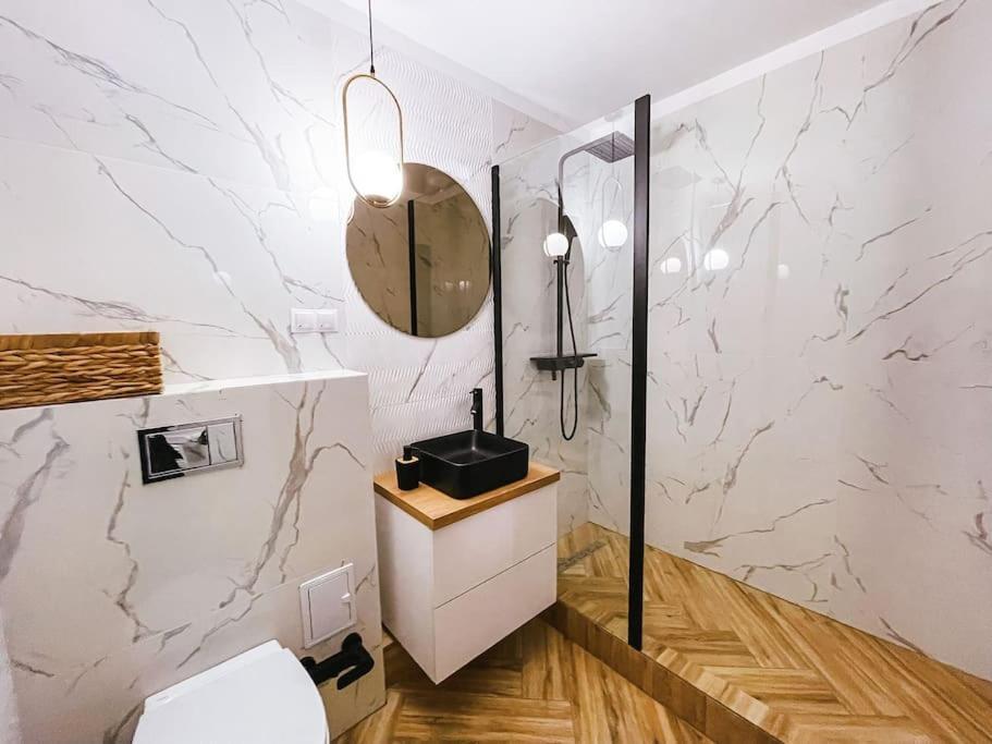 Quickspace Modern Concept Bukarest Exterior foto