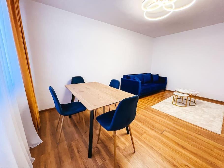Quickspace Modern Concept Bukarest Exterior foto